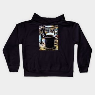 Chemists - Mortar and Pestle in Chem Lab Kids Hoodie